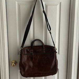 MENS FOSSIL MESSENGER/COMPUTER  NWOT  BAG WITH ADJUSTABLE STRAP